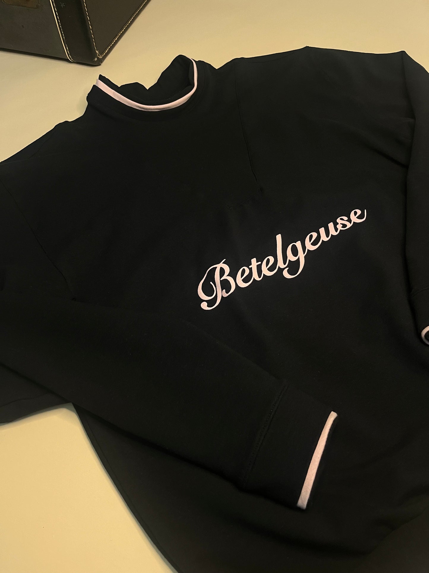 Beverly Sweatshirt (Vintage Black)