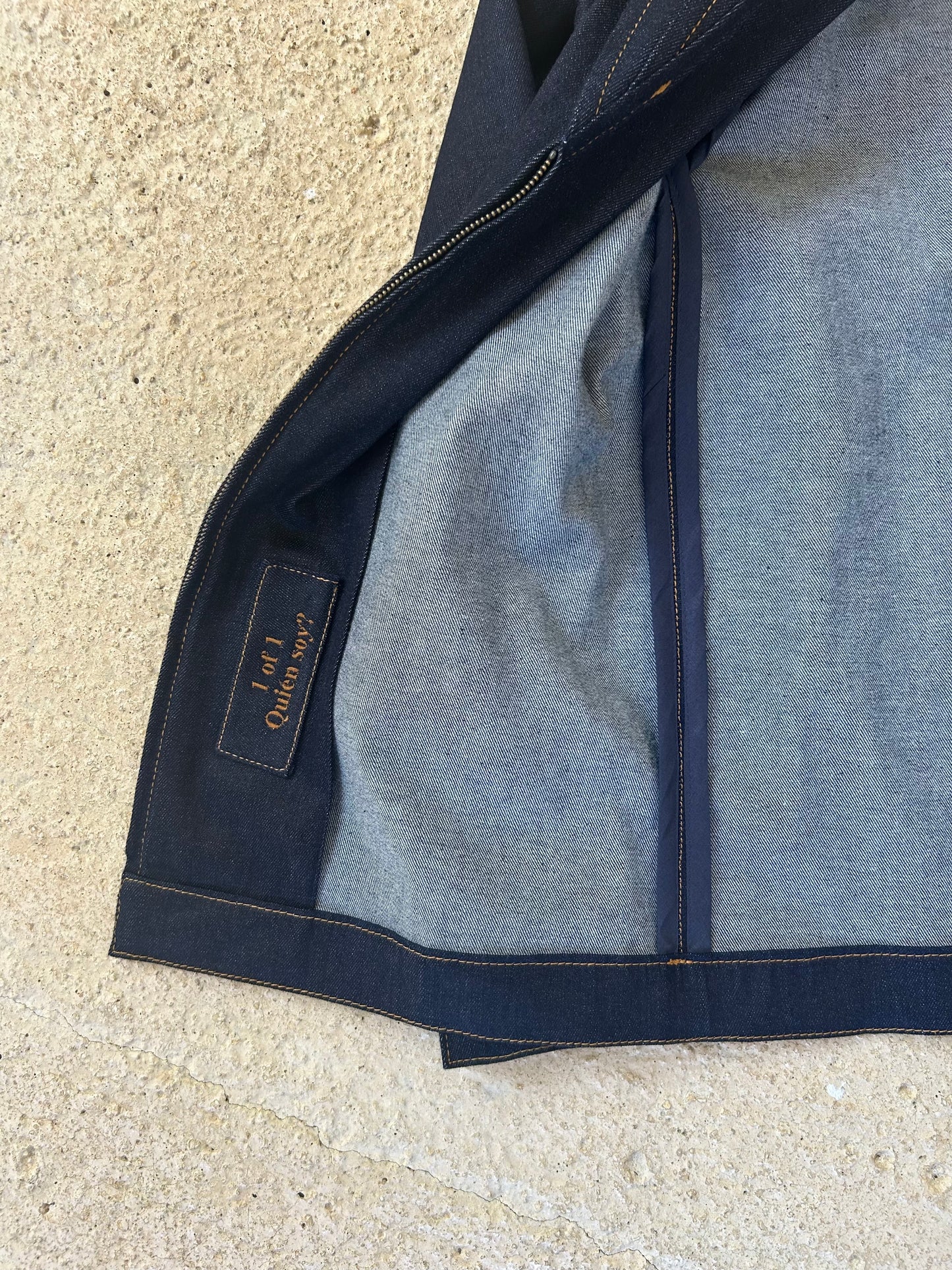 Set chaqueta “1 of 1” y pantalón • “Quién soy?”